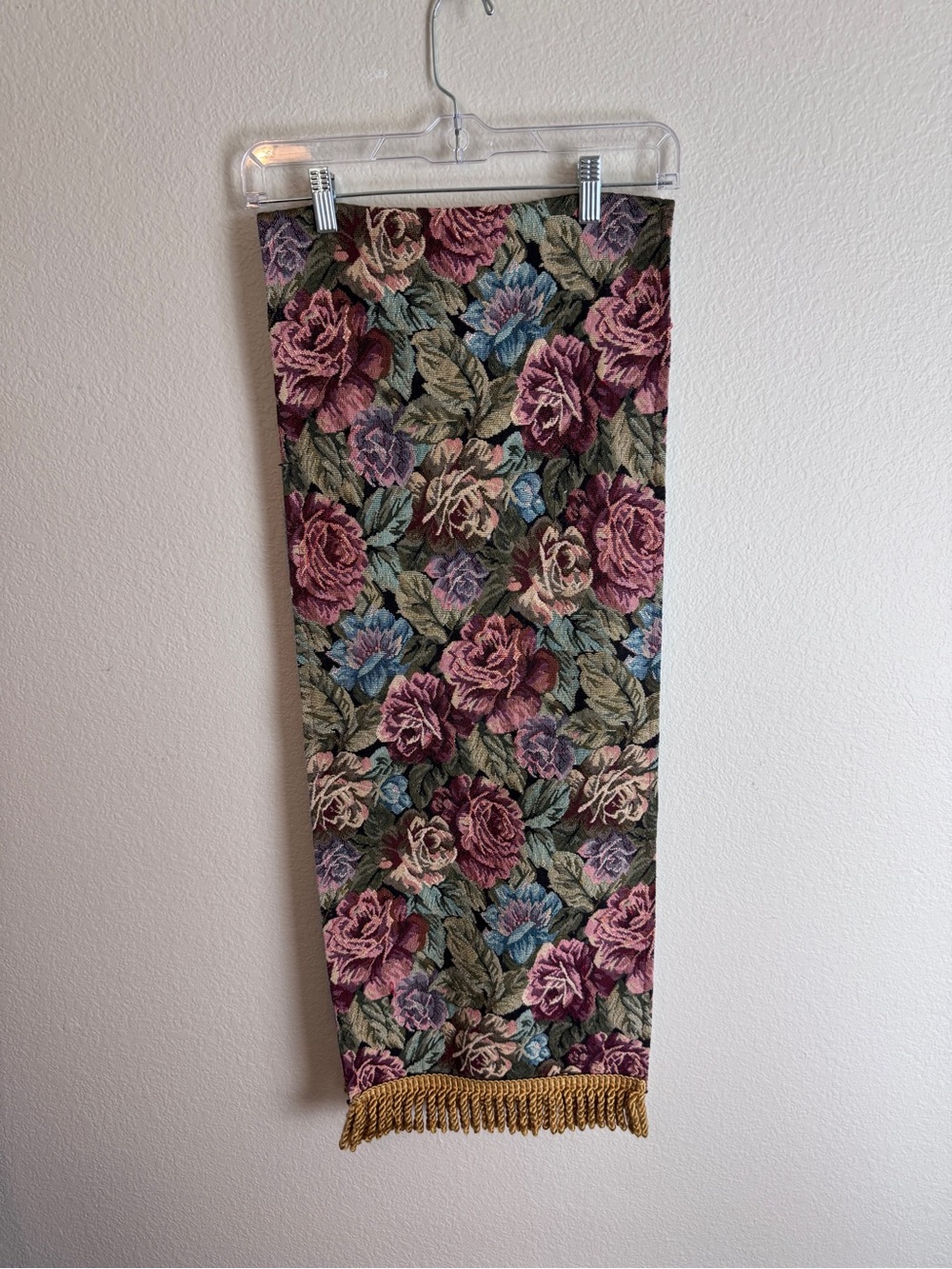 Floral Rose Tapestry Table Runner. Multicolor, Fringed Trim 72”L  13.5”W
